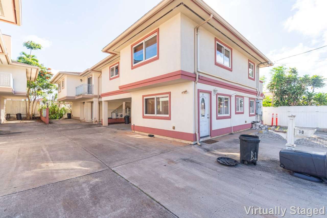 Updated 2BR/1BA/2PKG unit in Duplex (Wahiawa)