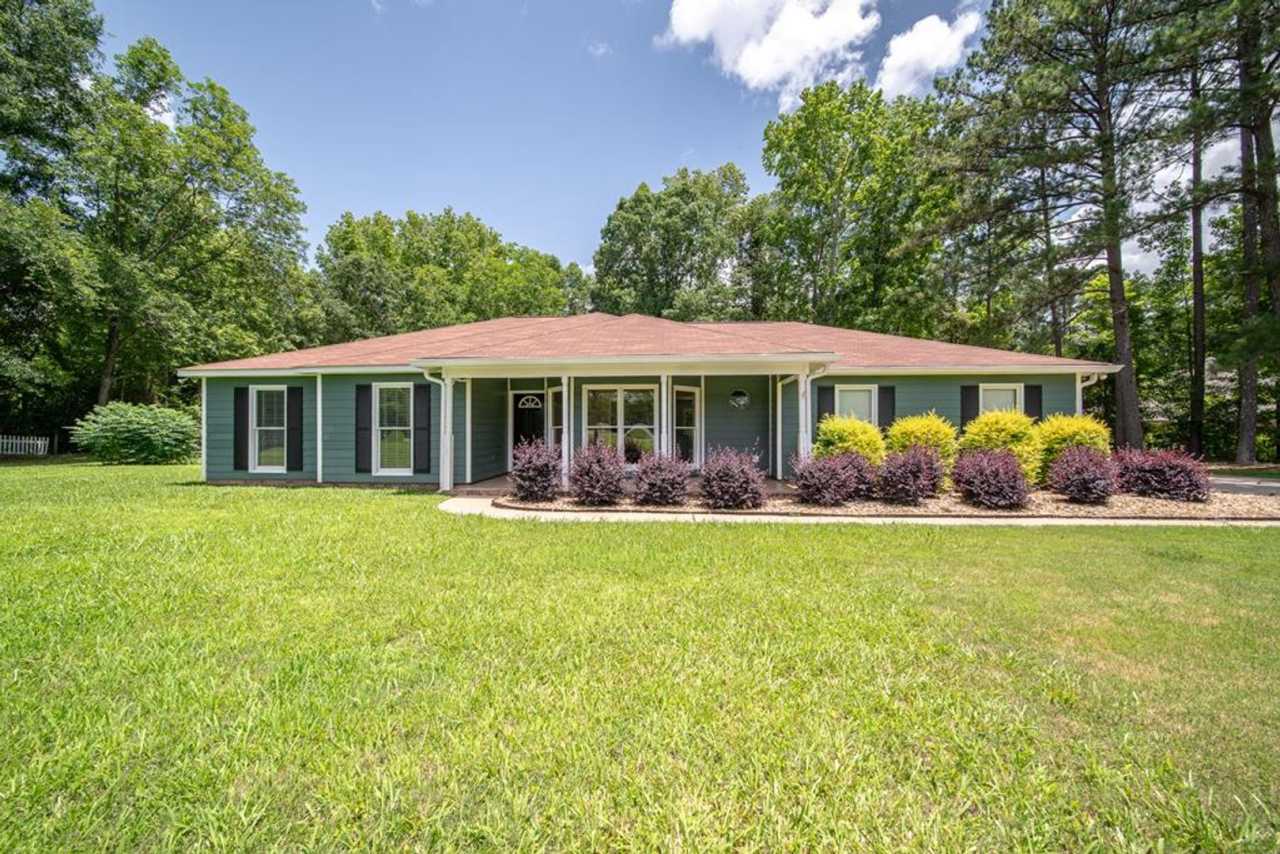 Cute house in Harris County on 3 acres