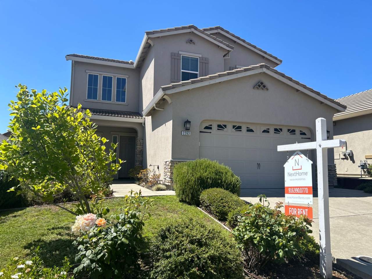 Four Bedroom Three Bathroom Home with a POOL