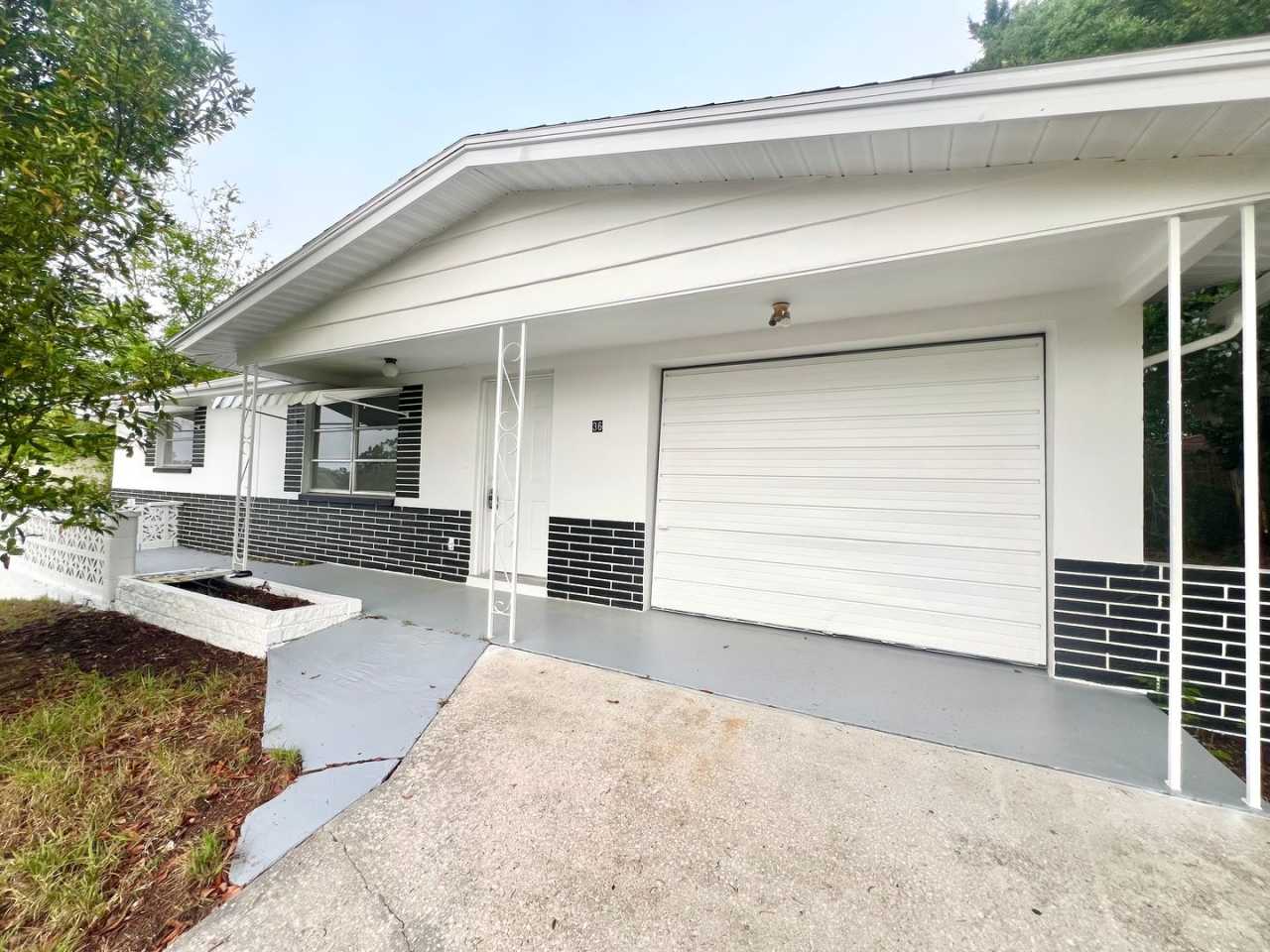 CHARMING 2BD/1BTH BUNGALOW IN BEVERLY HILLS!