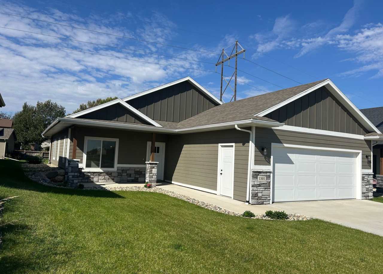 Spacious One-Level Home with Modern Finishes  Prime Location!