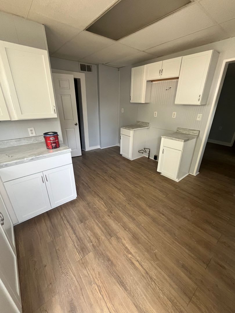 Newly renovated 2/1 in Portland!