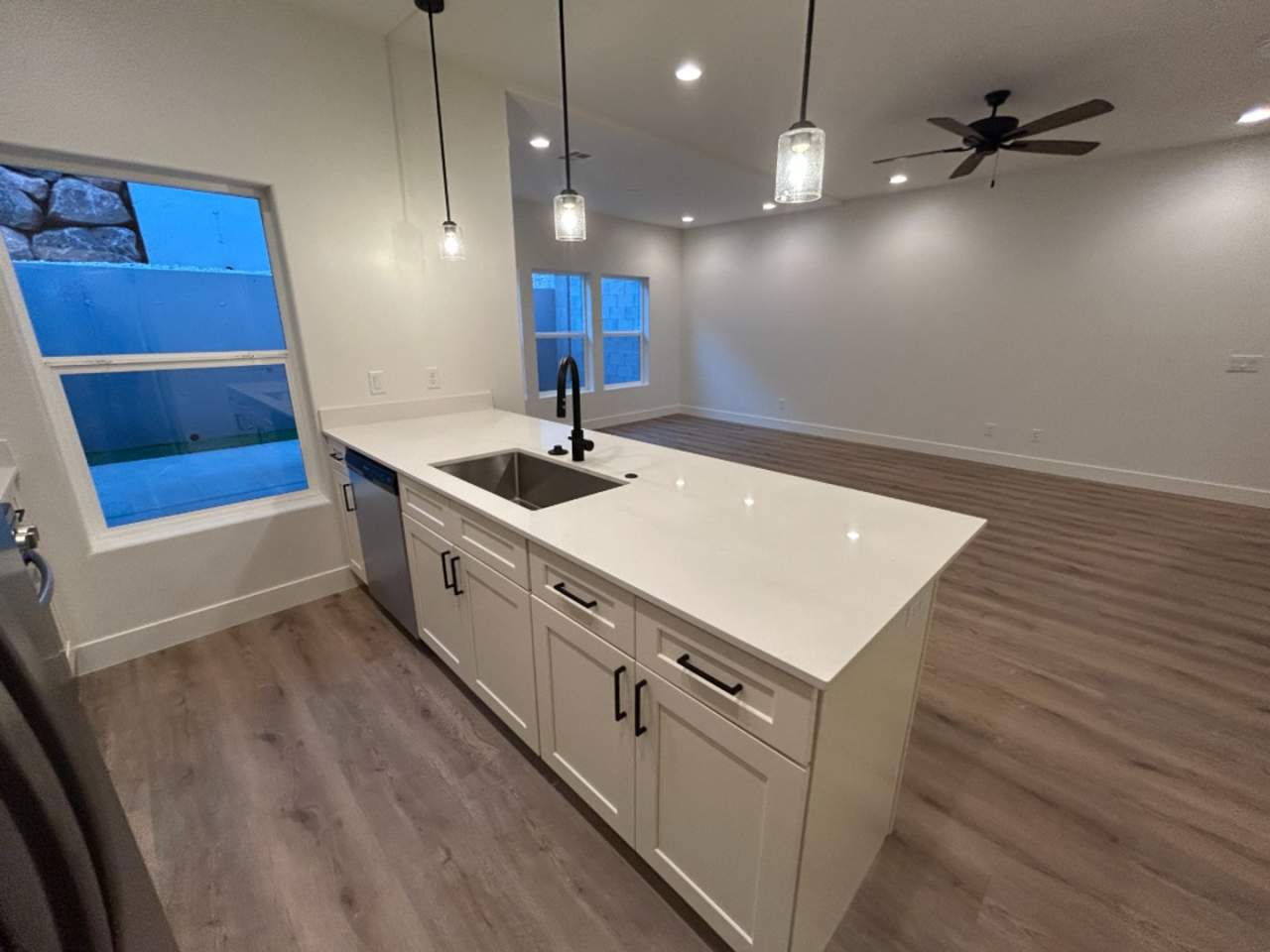 Open Concept! 3 Bed, 2.5 Bath, 2 Car Garage