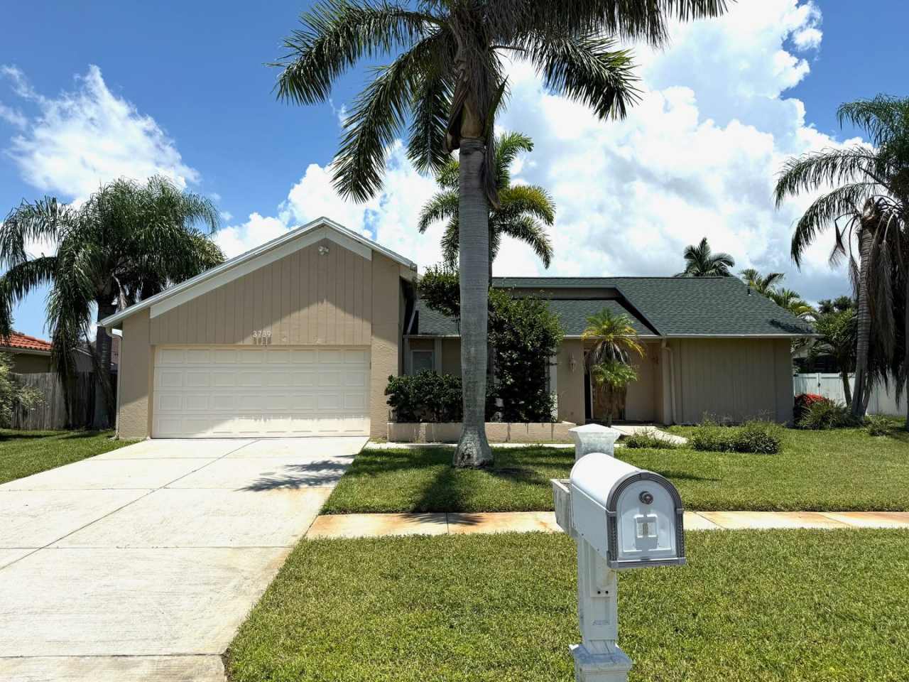Spacious 3-Bed/2-Bath Home for Rent! Sarasota, FL