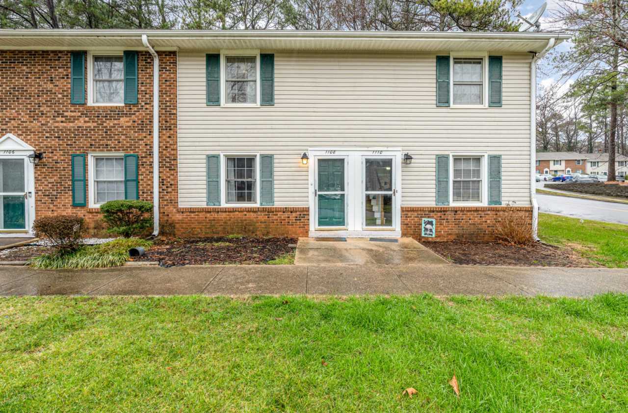 Beautifully Maintained 2-Bedroom Townhome in Desirable Cary Location