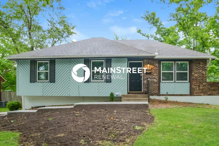 409 North East Sharon Street