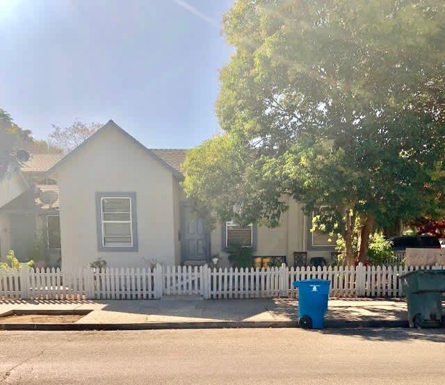 Charming 4 bedroom 2 bath for Rent!