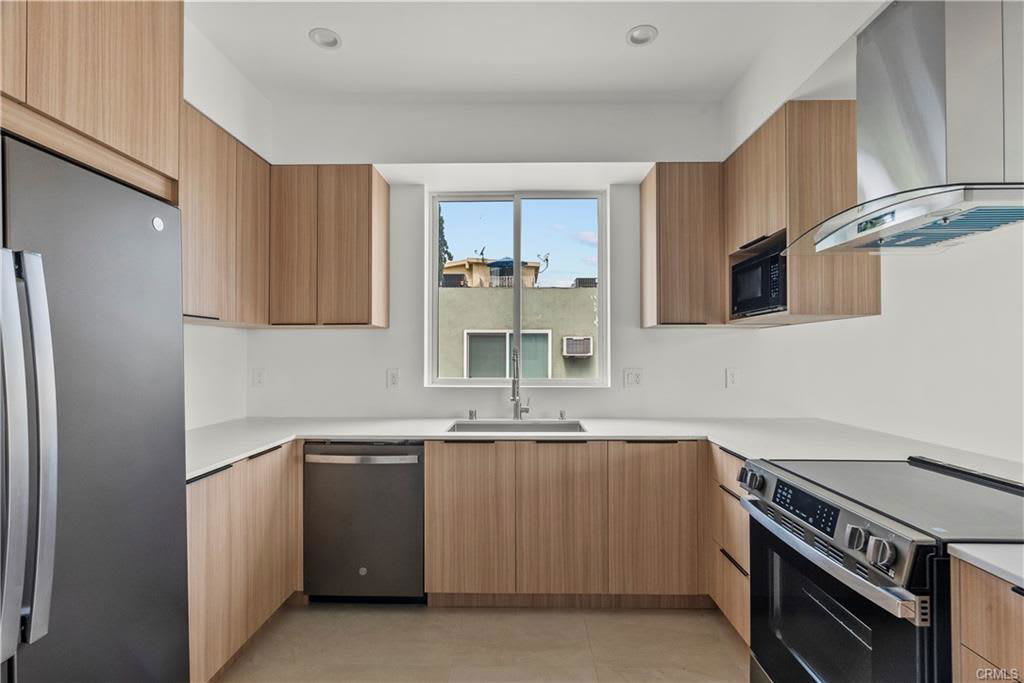 13942 Vanowen Street