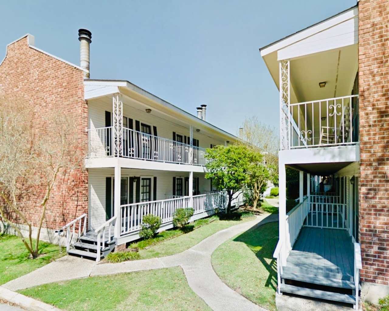Lovely 2 Bedroom 2.5 Bath Townhome in Baton Rouge, La.