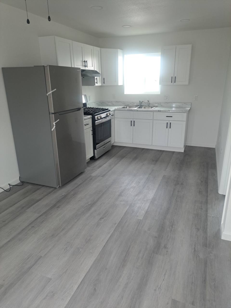 2031 C.n.perry Avenue