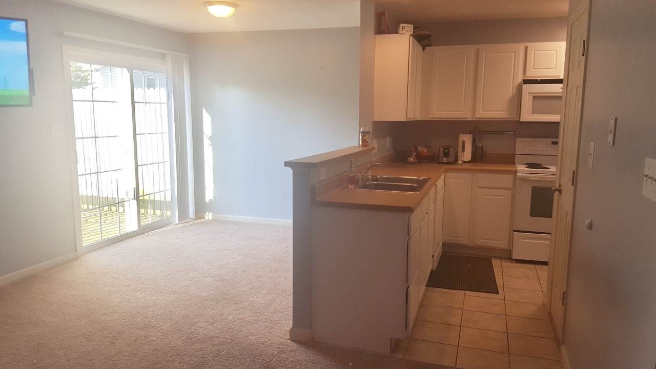 5 Bed 3.5 Bath Townhome Now Available!