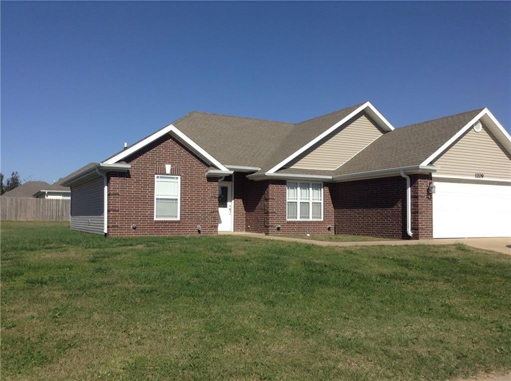 1209  E Jim Mcvay  ST