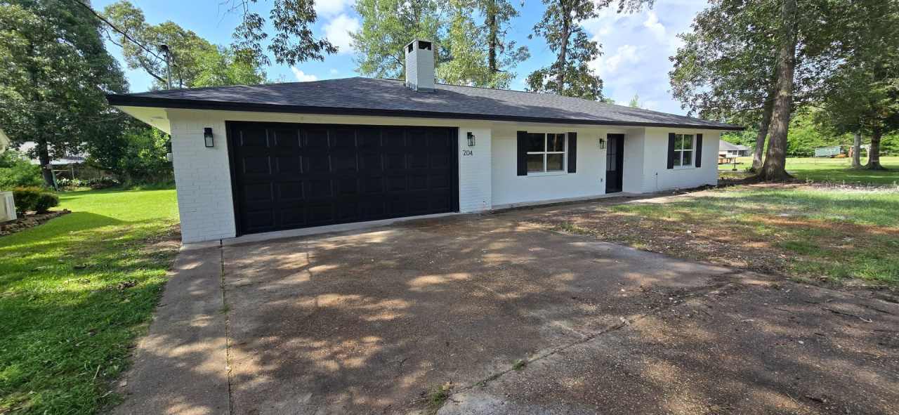 204 Dogwood Lane, Village Mills TX 77663