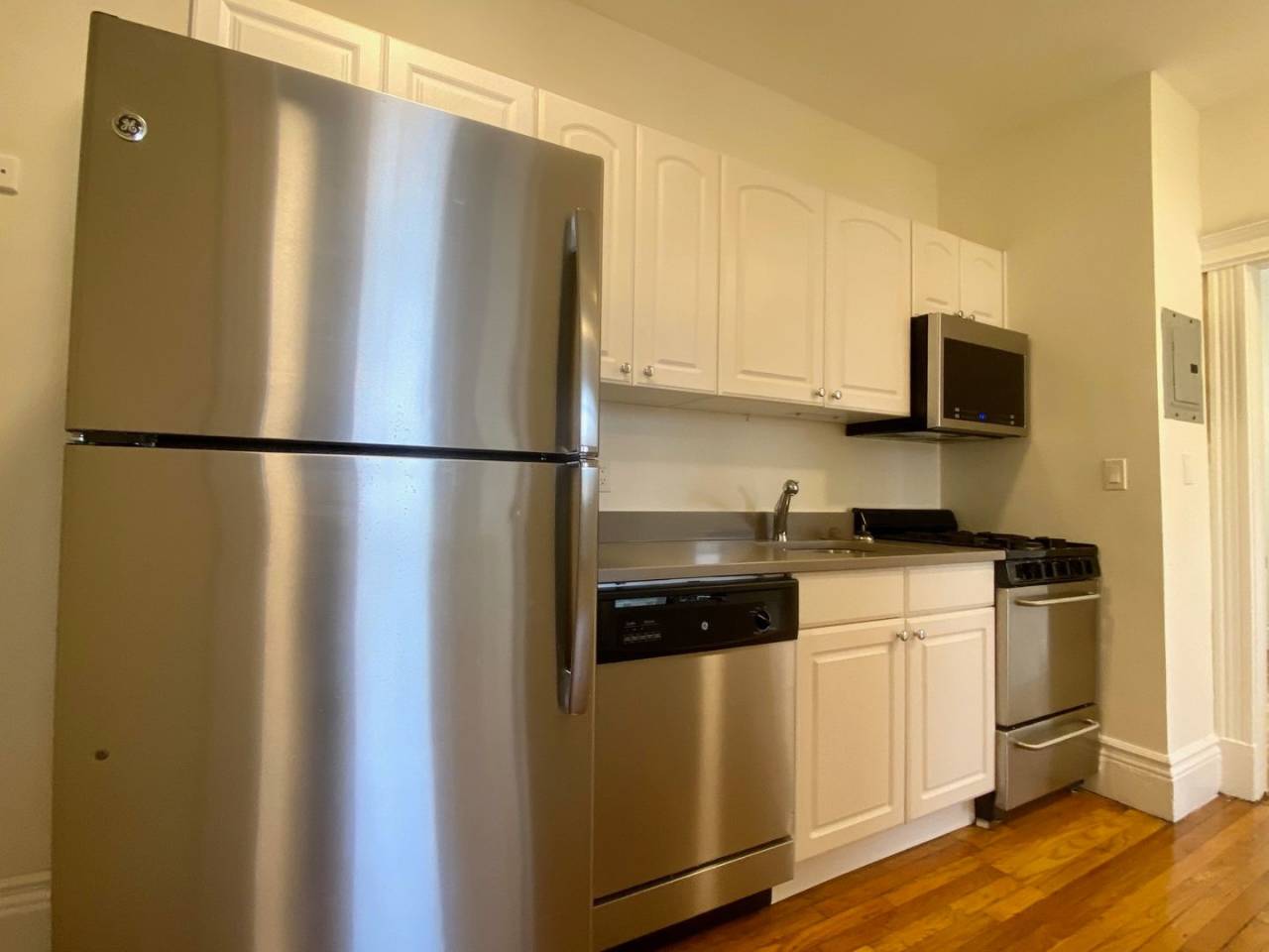 Nicely renovated 2 bed unit with utilities included!