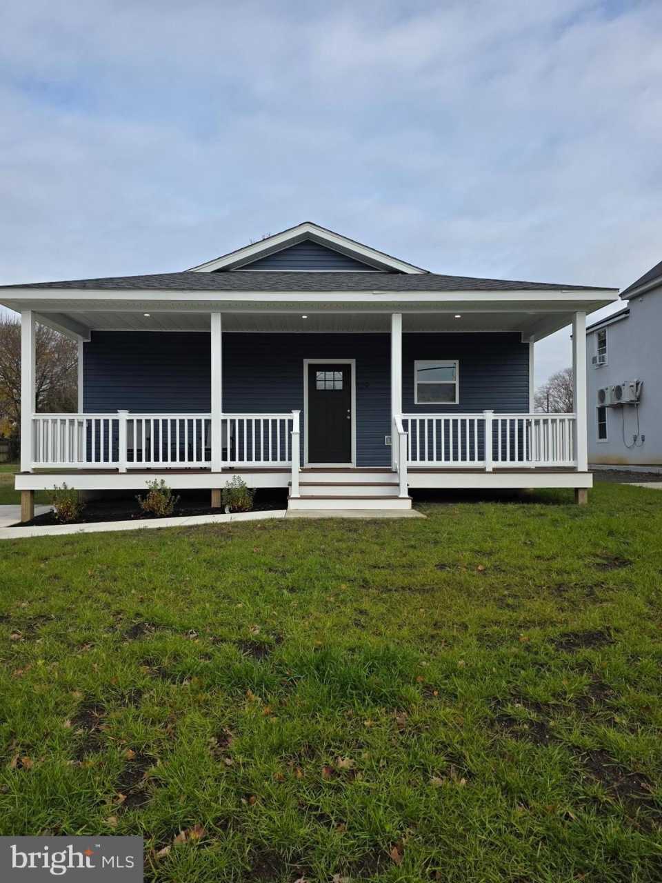 129 ROOSEVELT Avenue