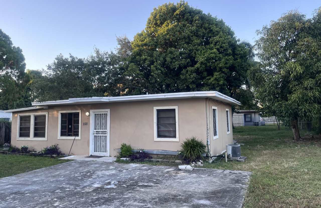 1121 NW 140 Terrace