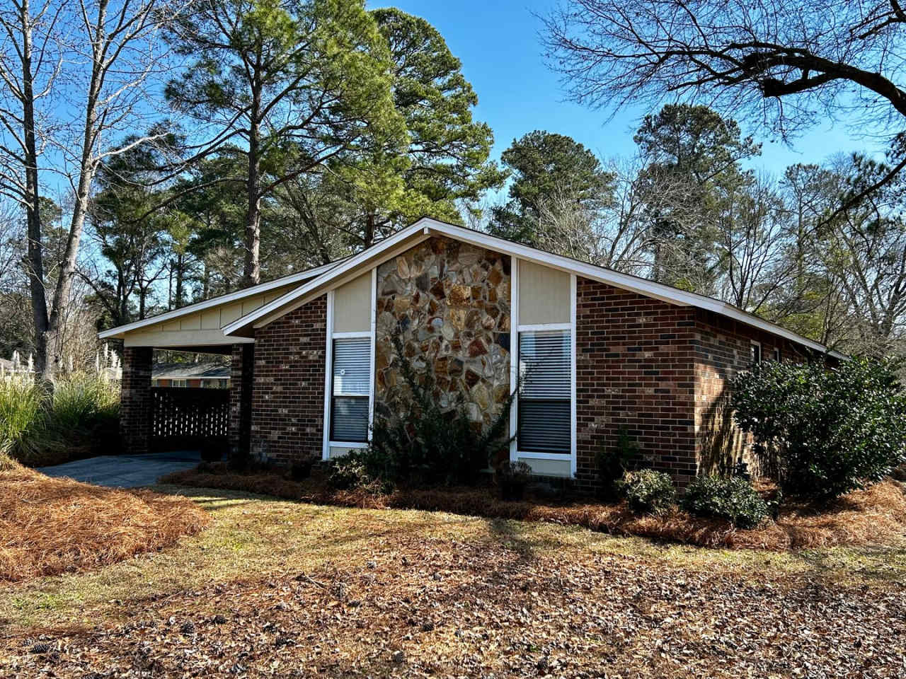 Home For Rent - 235 Cavalier Drive
