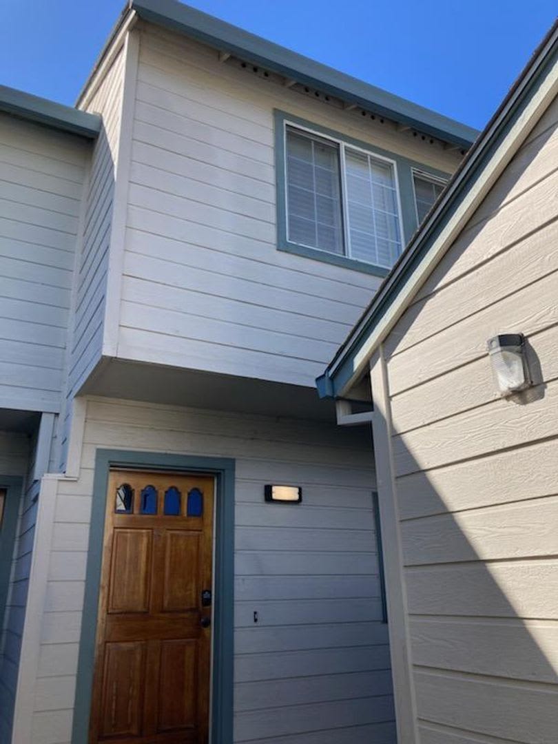 **Centrally Located in Santa Rosa!!**