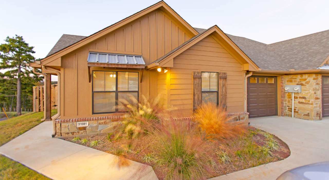 Tour Today! Stunning 3 bed, 2 bath, 1 car garage located in West Tyler!!