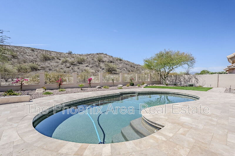 1531 E Silverwood Dr