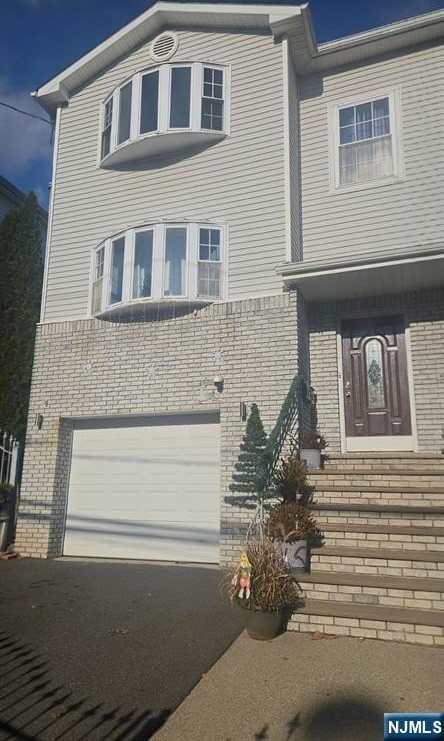 201 Abington Avenue #2