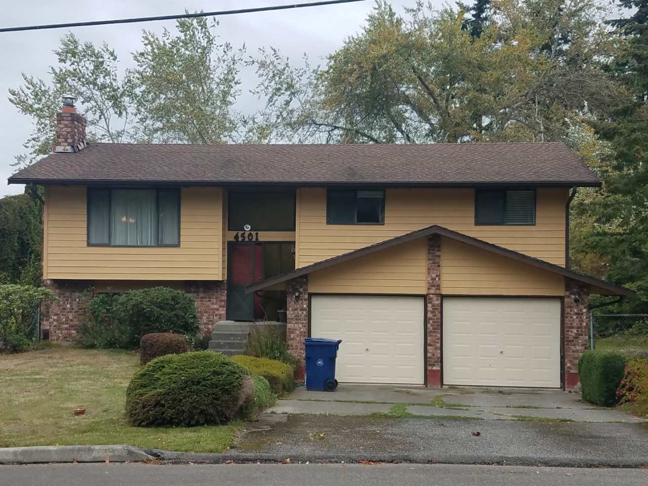 Two Story House Near Boeing