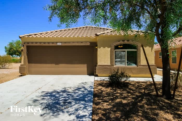 6390 East Lush Vista View