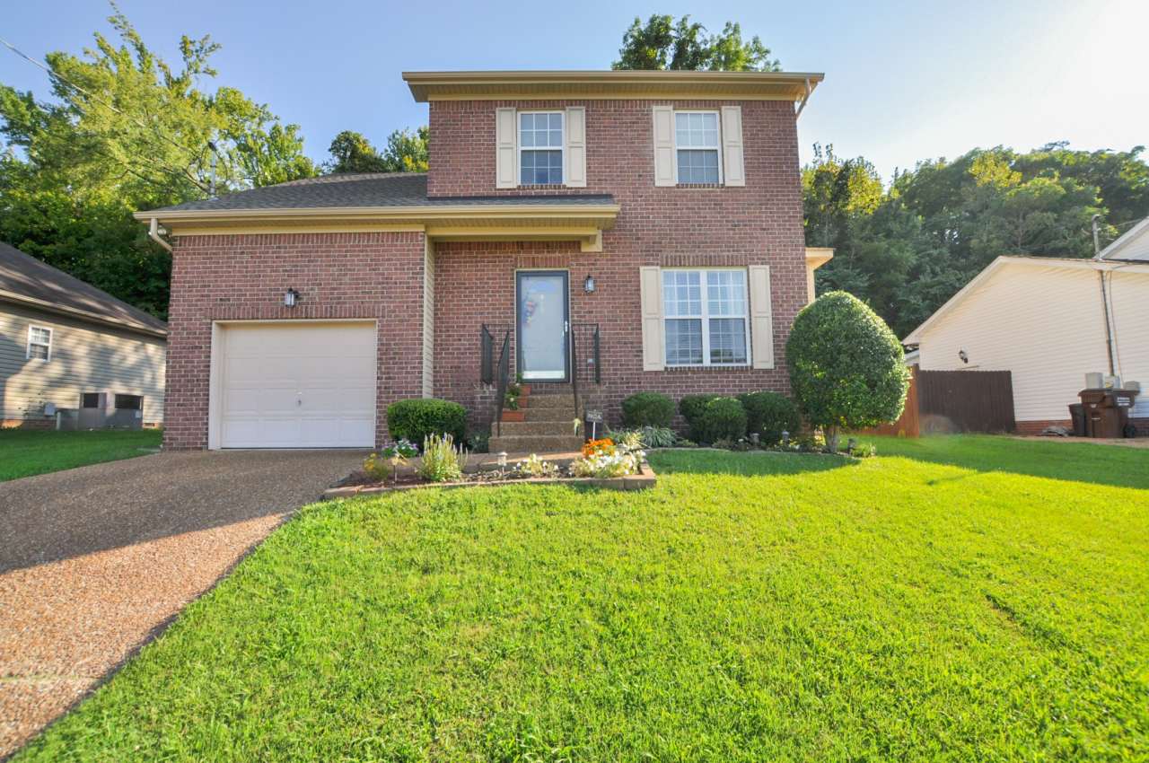 419 Brownstone Street