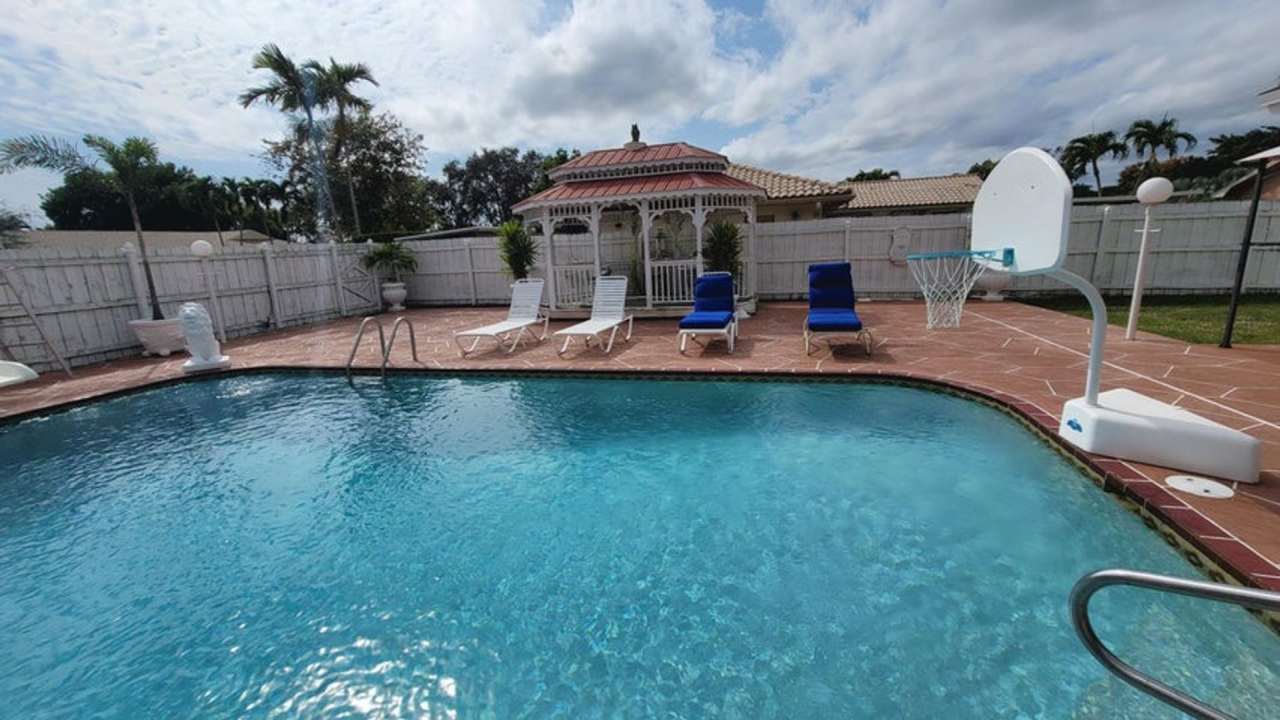 1283 Larch Way, Wellington, FL 33414