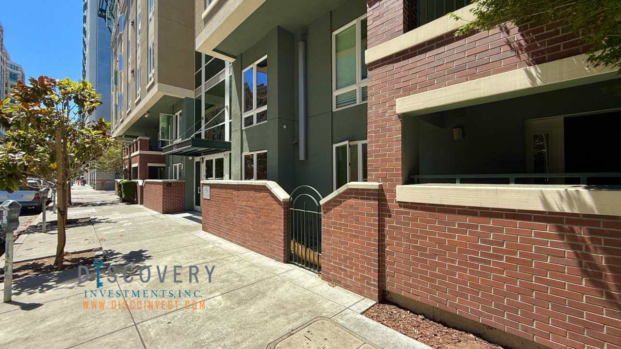 Large Downtown Oakland Two Bedroom Condominium at The Jade
