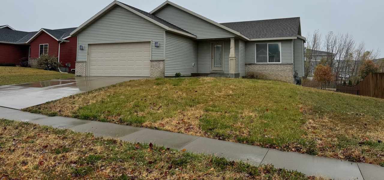 Dogs are welcome no cats this property does not participate in Section 8. Showing start December 1, 2025 and Available February 1, 2026 NW Rochester 4 bedroom 3 bath 2 car attached garage fenced yard!!