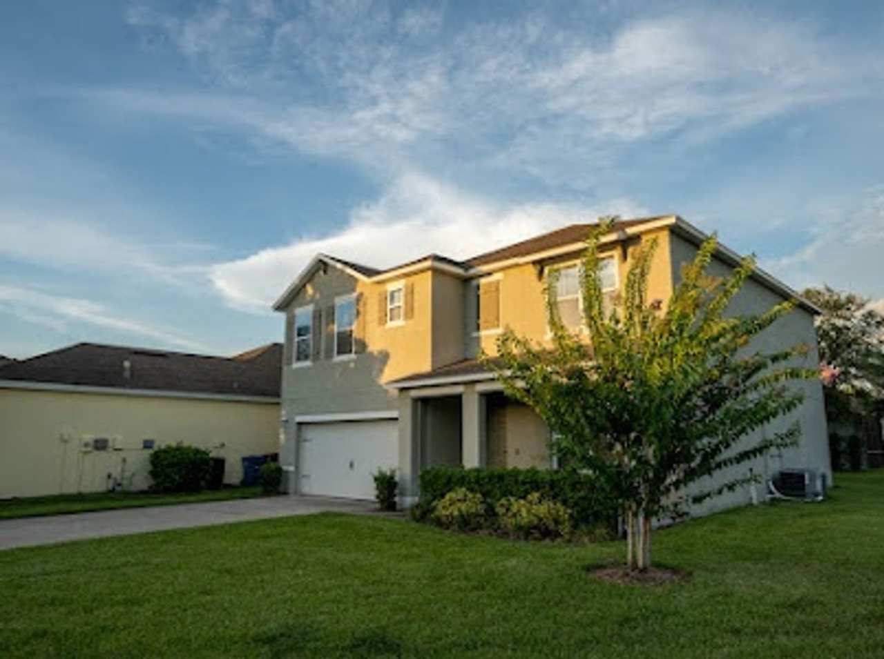 Spacious 5BR House in Haines City
