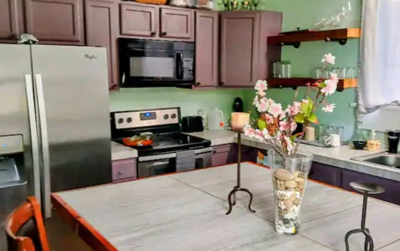 Charming 3BR House in Macon - Walk to Mercer Village and Tatnall Square Park!