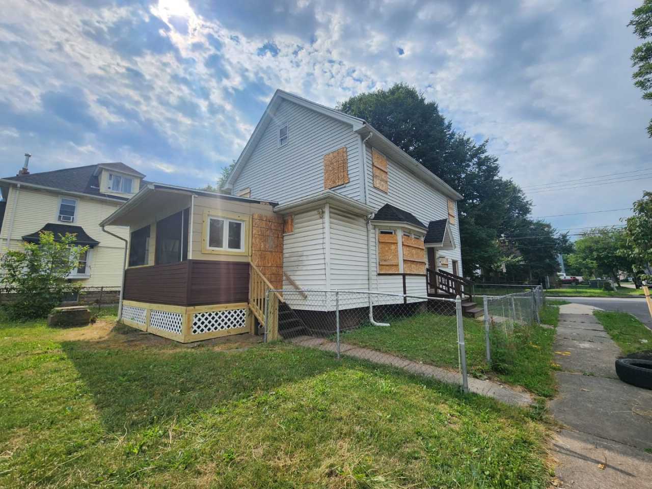 Three Bedroom Single Family Home!