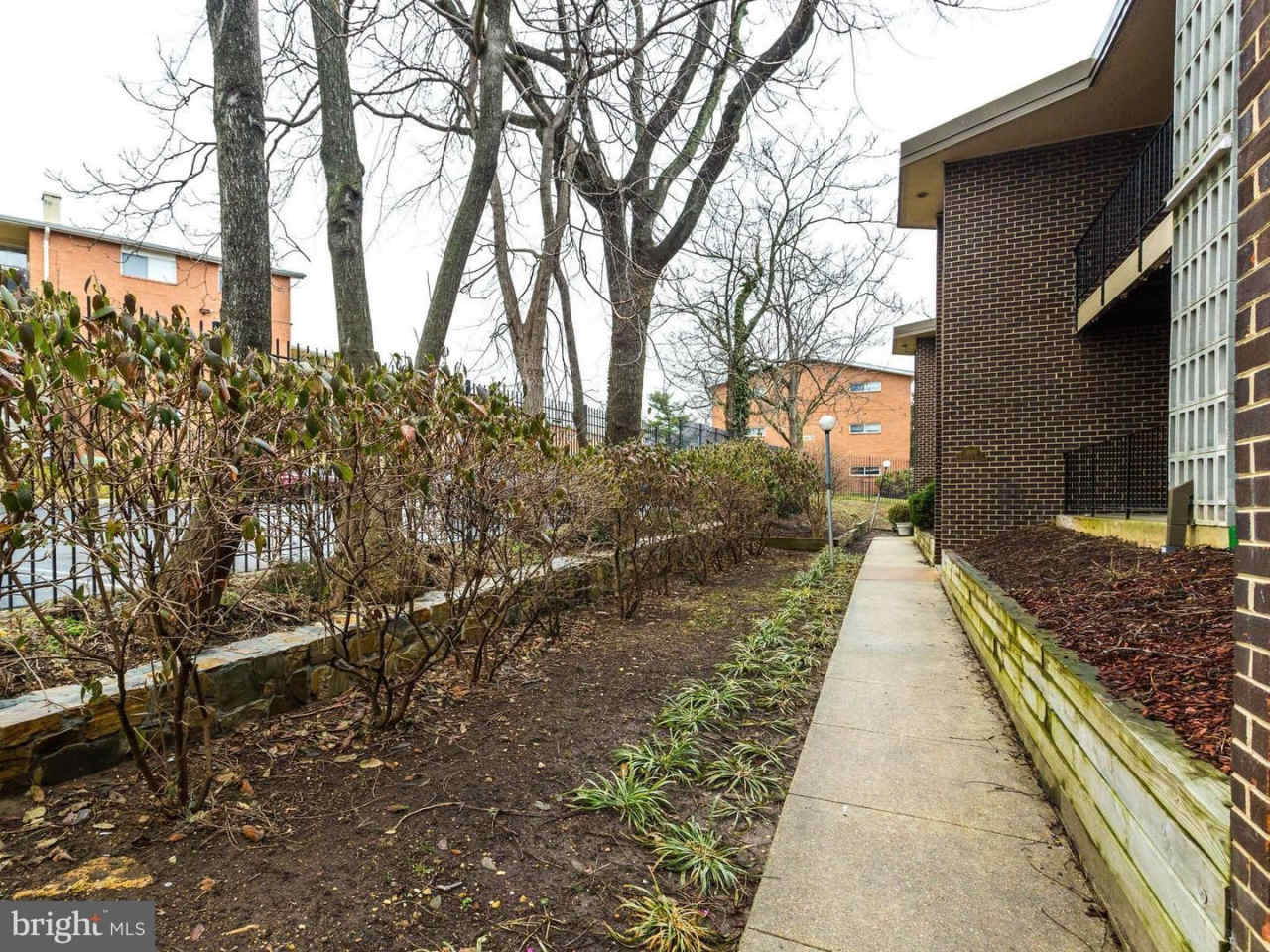 Cozy 2BD 1BTH beautifully updated condo in Suitland ready for move in