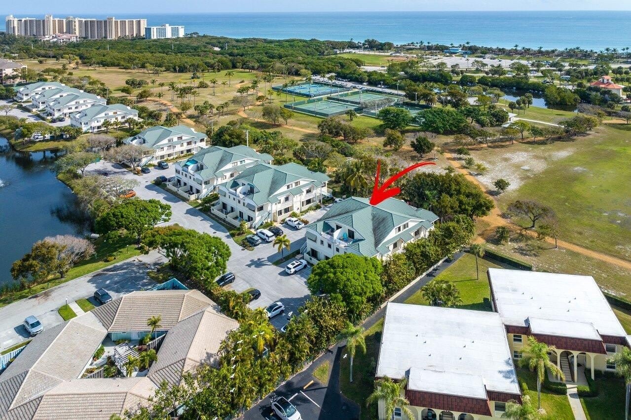 820 Bella Vista Court S