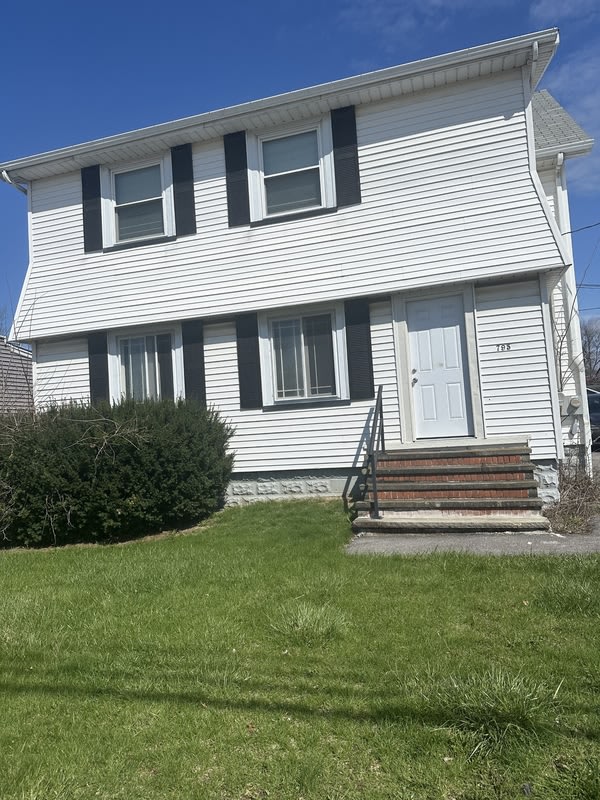 795 East 222nd Street - Downstairs