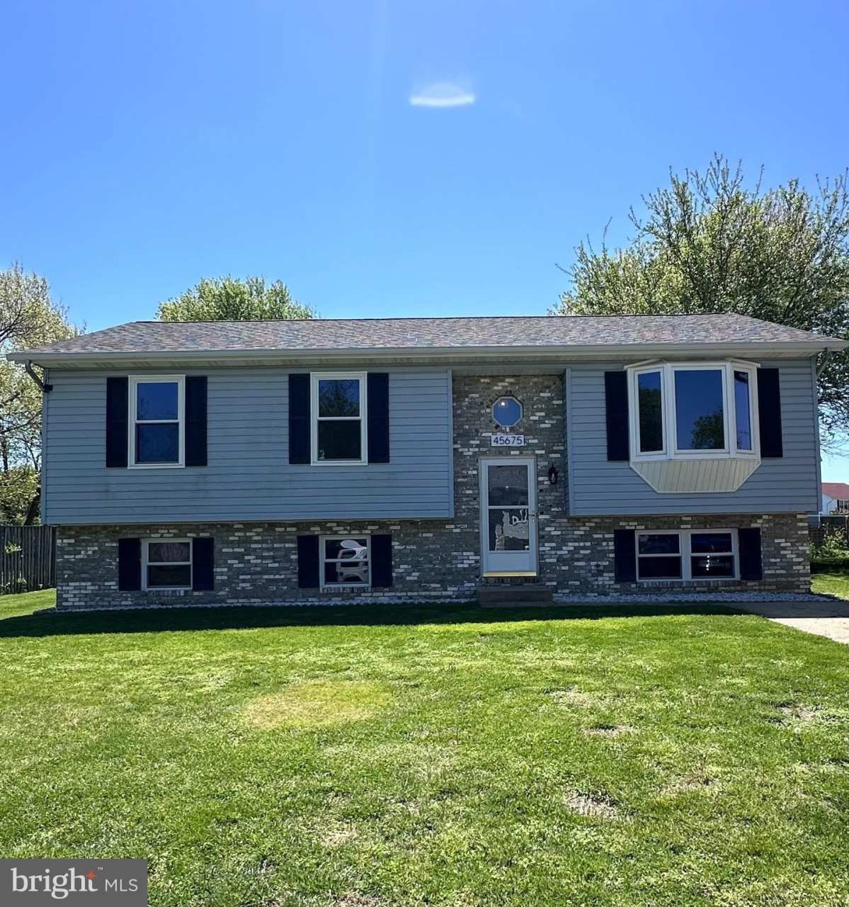 45675 SCHOONER COURT