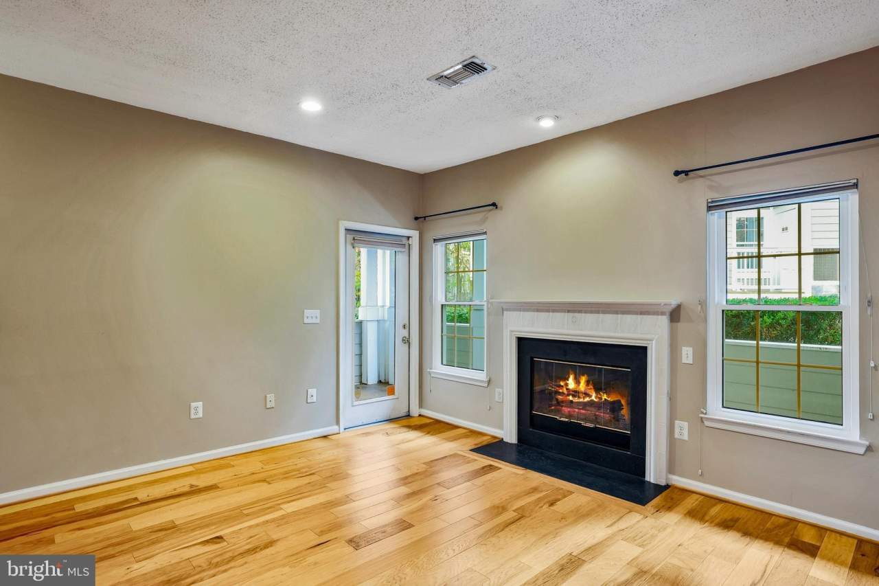 1708 LAKE SHORE CREST Drive unit: 13