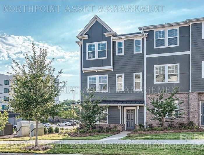 3926 Memorial Parkway