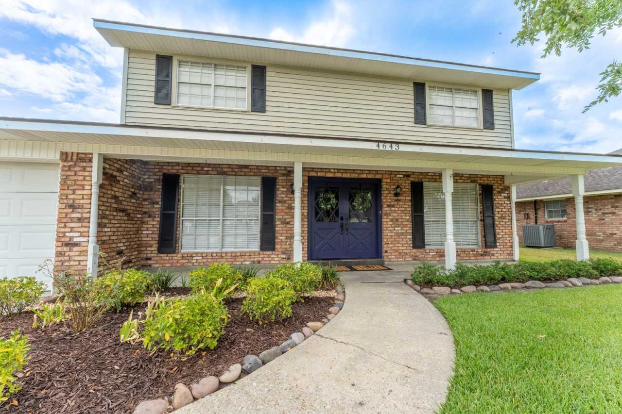 Updated 4BR/3BA Home with Chef’s Kitchen  Outdoor Kitchen in Baton Rouge