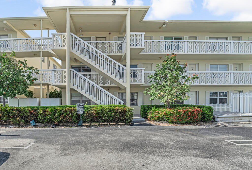 3915 S Flagler Drive S