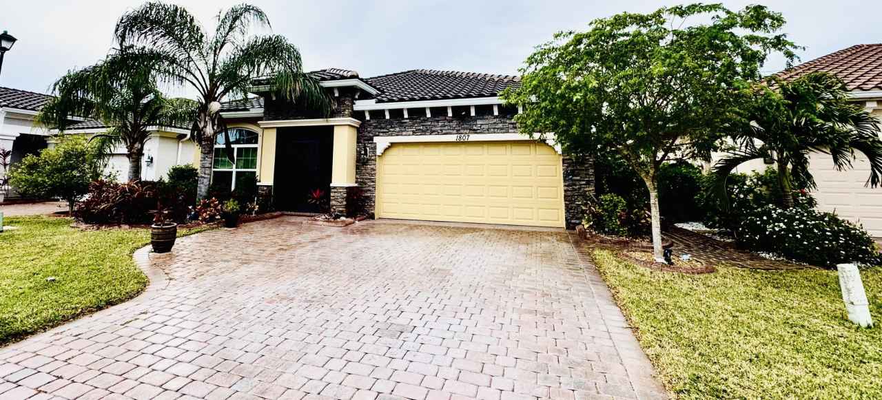 1807 Berkshire Circle SW