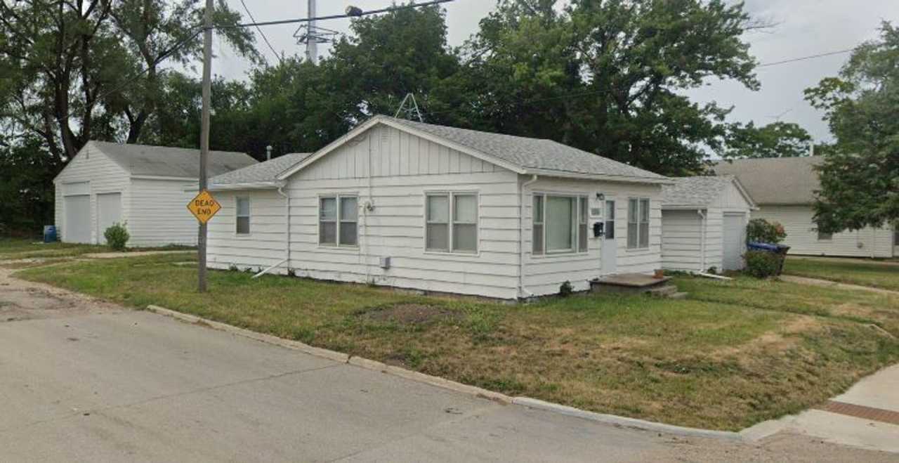 MOVE IN SPECIAL! 3 Bedroom Home with Huge Detached Garage!