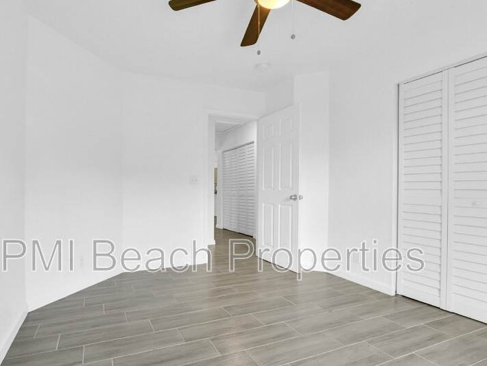 13910 Folkestone Cir