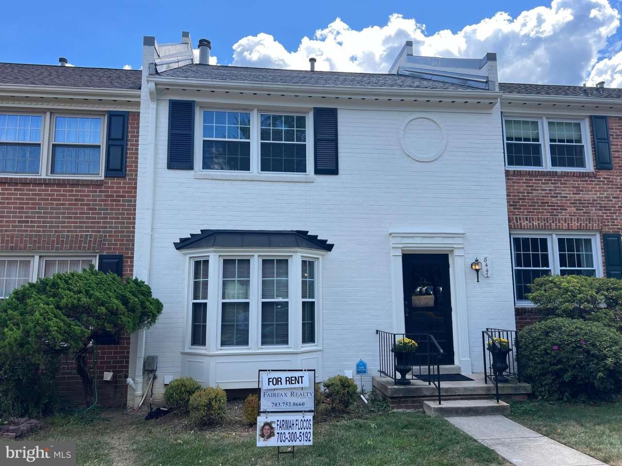 8447 LAKINHURST LANE