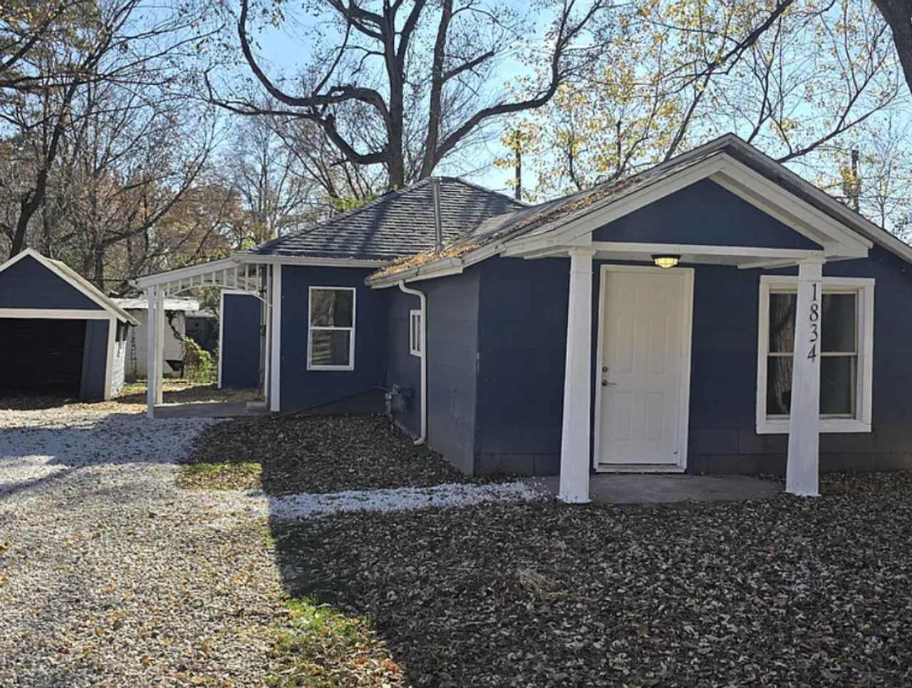 Cute 2 bedroom in East Springfield