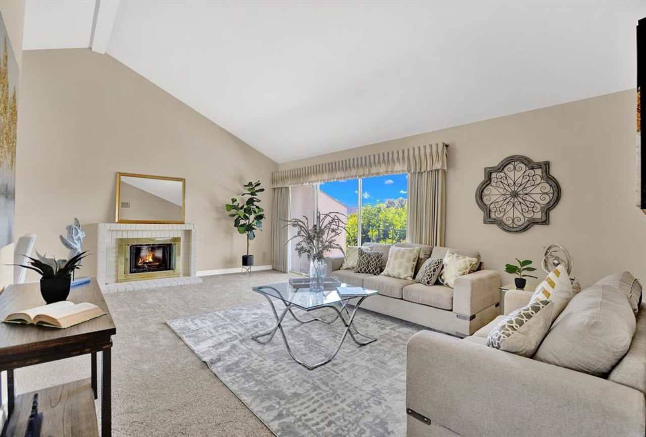 2 Bed, 2 Bath Unit - 17486 Plaza Dolores