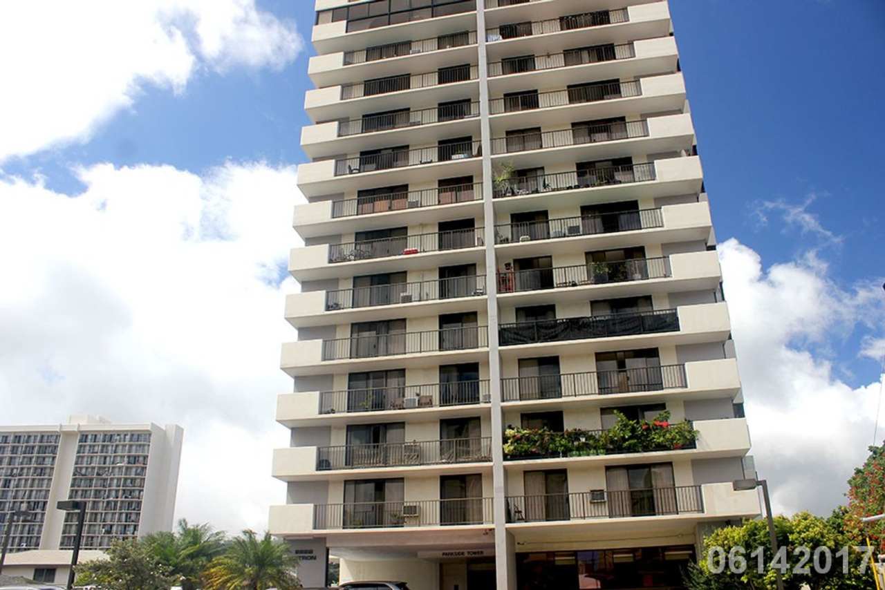 Move-In Ready  Conveniently Located 2BR / 1BA / 1PKG PARKSIDE TOWER – MCCULLY