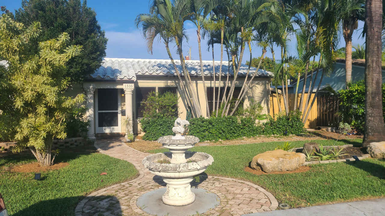 1516 Northeast 17th Avenue